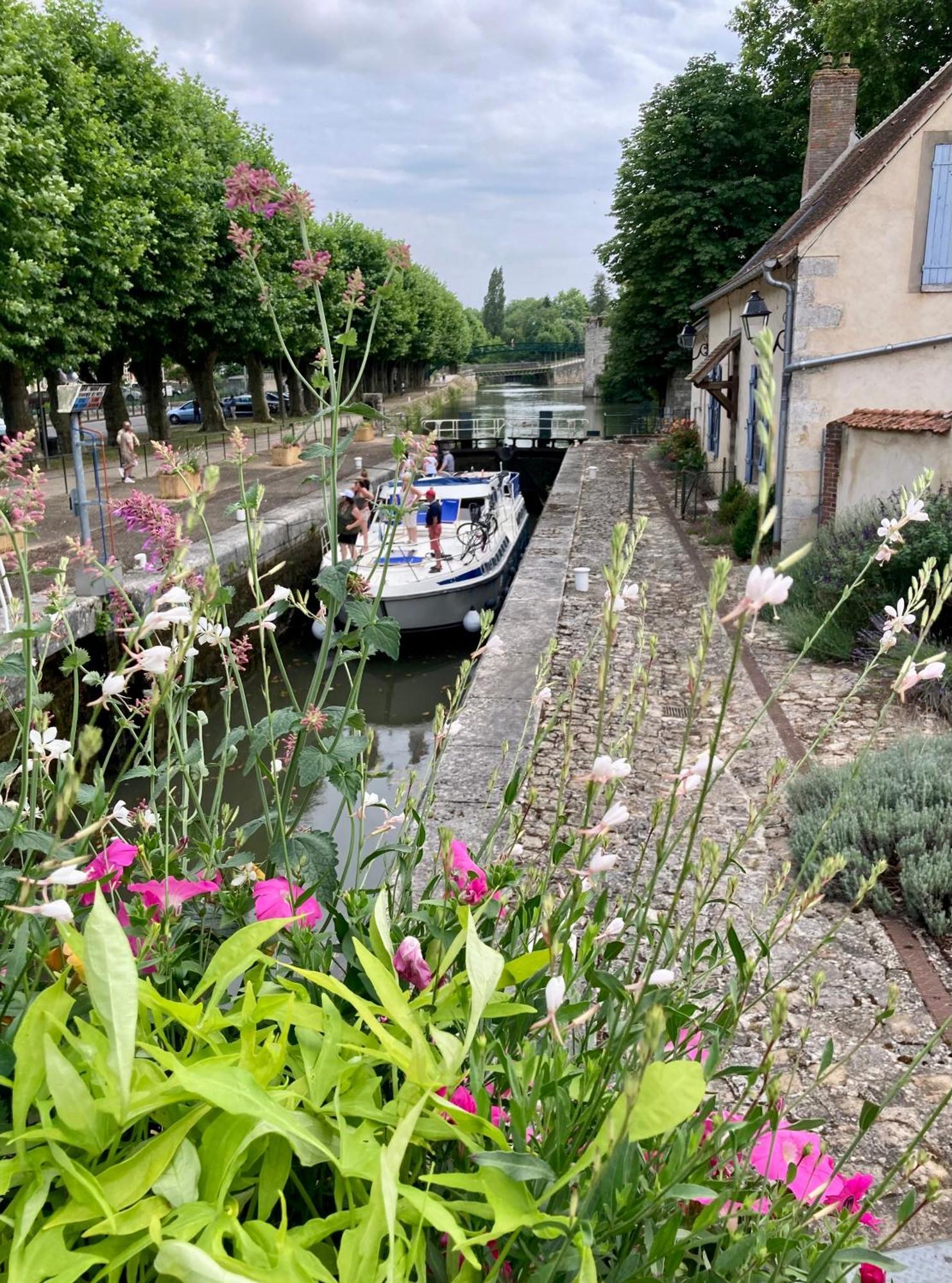 La Maison Virginie 1 A 2 Pers Charmant Hyper Centre- Cour- Parking- Linge- Fibre- Proximite Lac Canal Piscine Montargis Exteriör bild